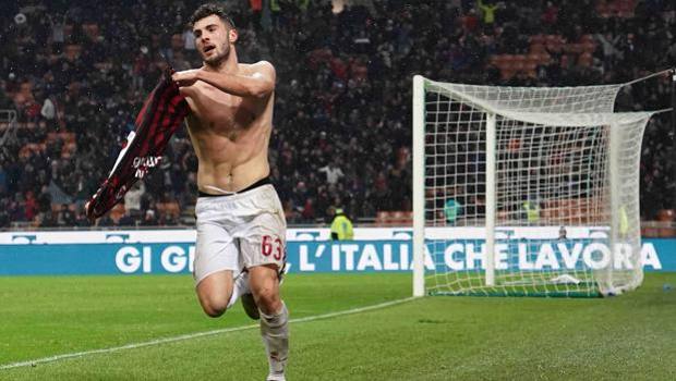 Terza Maglia AC Milan PATRICK CUTRONE Terza Maglia AC Milan PATRICK CUTRONE